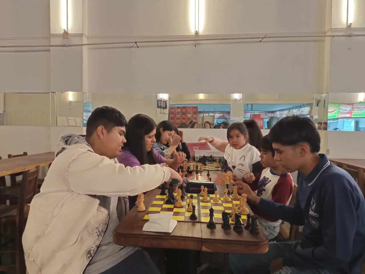 370510299_705416161601763_3291576434105314211_n