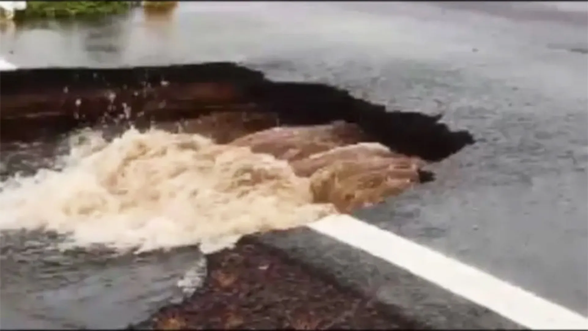CORTE TOTAL EN LA RUTA 12 POR EL TERRIBLE HUNDIMIENTO DEL ASFALTO EN ...
