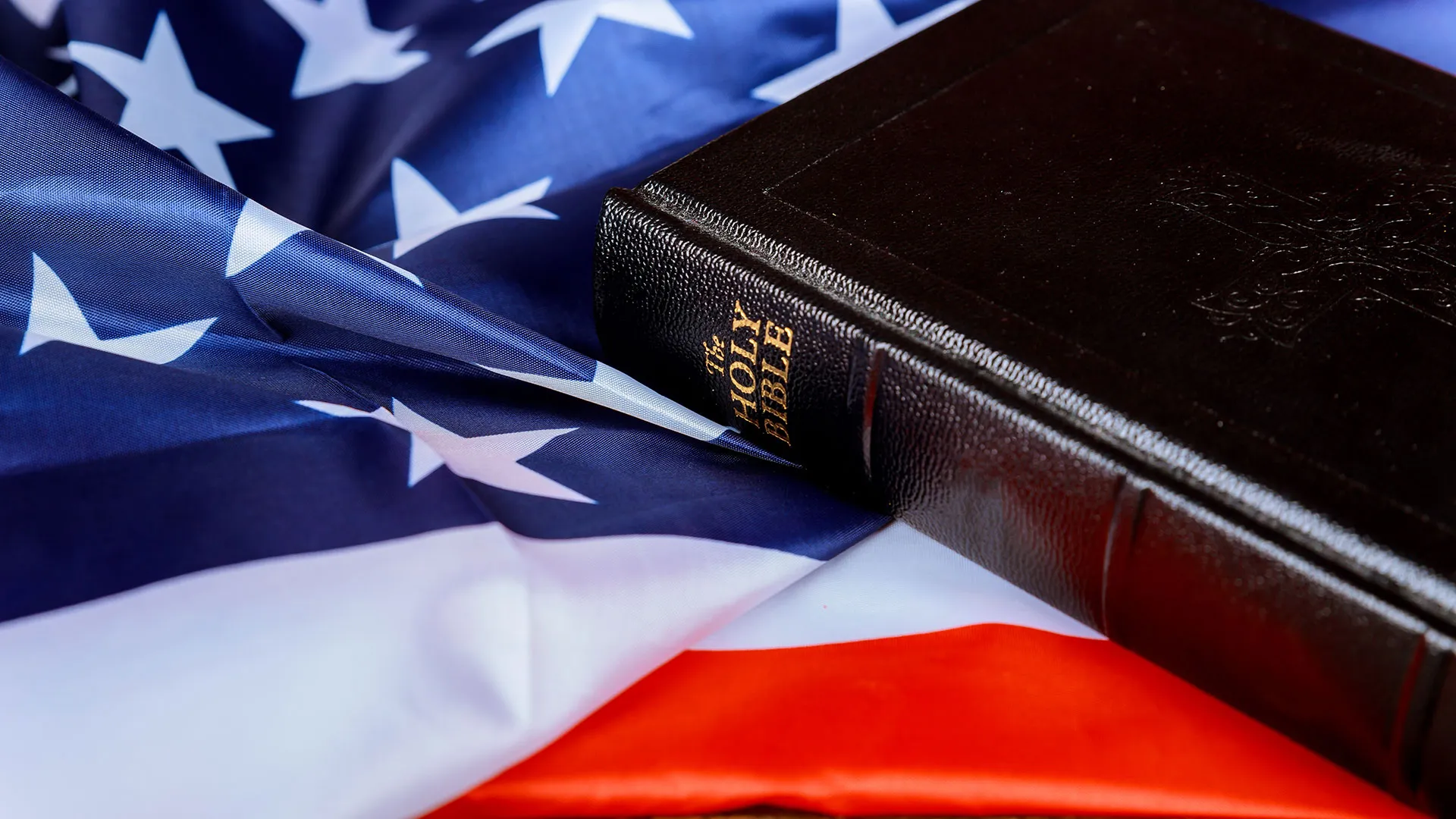 EN ESTADOS UNIDOS PROHIBIERON LA BIBLIA POR SER 