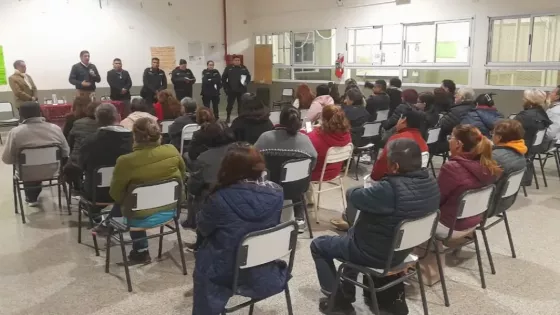 102219-reforzaran-las-tareas-preventivas-comunitarias-y-el-servicio-policial-en-el-barrio-el-huaico-y-sectores-aledanios