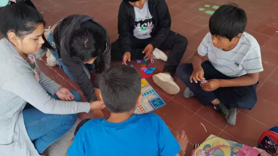 98829-estudiantes-potencian-su-creatividad-a-traves-del-dibujo-y-la-pintura