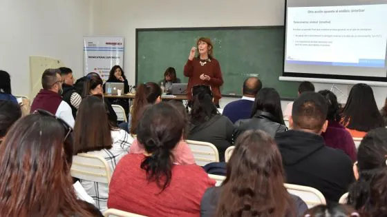 97641-educacion-y-unicef-capacitan-a-docentes-en-alfabetizacion (1)