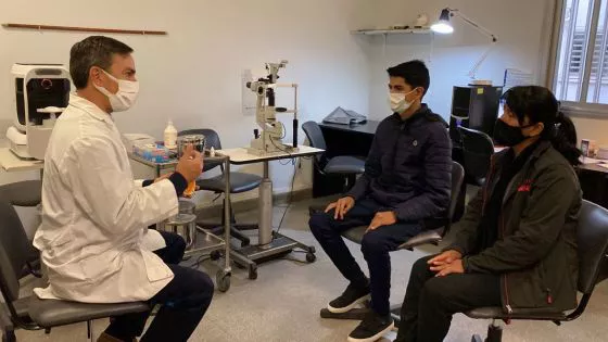 84344-una-cirugia-ocular-de-alta-complejidad-devuelve-la-vision-a-un-adolescente