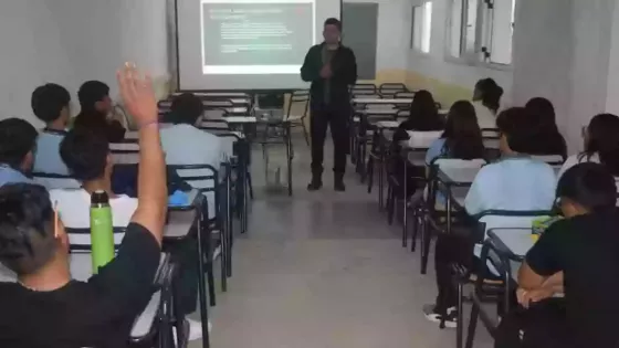 100725-charlas-de-divulgacion-y-recreacion-cientifica-para-estudiantes