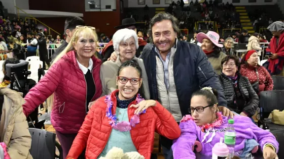 12777-el-gobernador-saenz-compartio-en-el-microestadio-delmi-la-celebracion-por-los-60-anios-de-hirpace