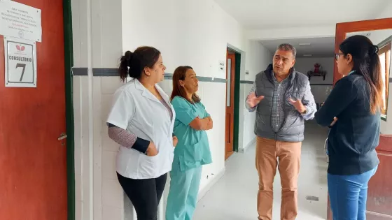 101487-el-ministro-mangione-superviso-el-funcionamiento-del-hospital-santa-teresita-de-cerrillos