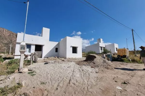 81720-cafayate-el-ipv-construye-viviendas-en-finca-el-socorro-ii-600x400
