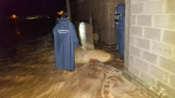 10867-asistencia-de-seguridad-a-damnificados-por-temporal-en-san-antonio-de-los-cobres