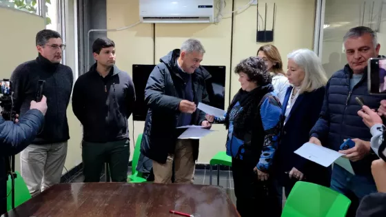 102474-asumio-una-nueva-conduccion-en-el-hospital-de-san-ramon-de-la-nueva-oran