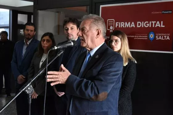 82830-se-inauguro-una-oficina-de-firma-digital-en-el-centro-civico-grand-bourg