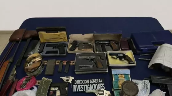 110313-la-policia-de-salta-secuestro-armas-y-material-explosivo-durante-un-allanamiento-en-villa-las-rosas