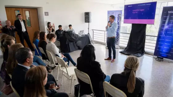 102183-mas-de-200-docentes-aprendieron-a-usar-recursos-digitales-de-inteligencia-artificial