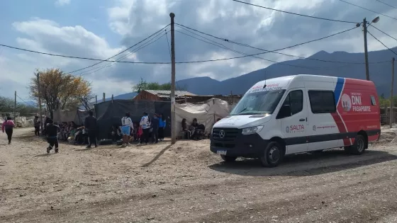 103902-importante-labor-del-movil-del-registro-civil-en-el-asentamiento-san-javier