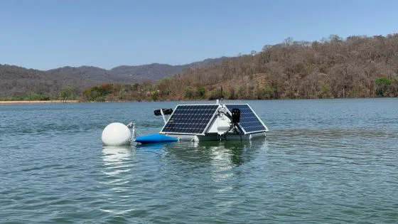 97972-dique-el-limon-etapa-final-de-la-instalacion-de-boyas-para-el-control-de-algas