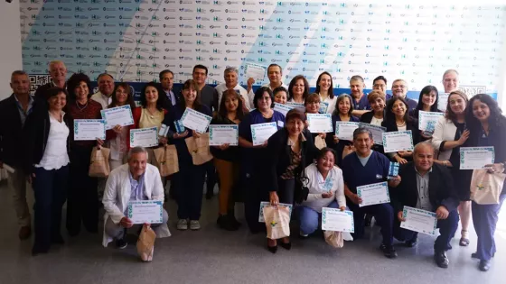 104033-el-hospital-materno-infantil-celebro-el-dia-de-la-sanidad-con-reconocimientos-a-agentes (1)