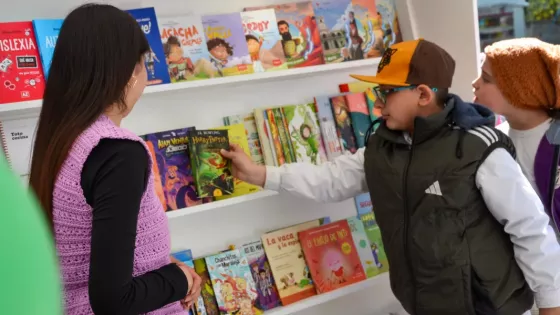 104348-viernes-en-la-feria-talleres-homenajes-y-musica-para-toda-la-familia