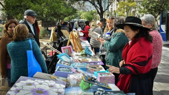 98276-exposicion-de-artesanias-y-danzas-de-personas-mayores