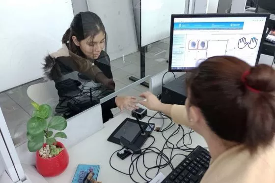 87967-sabado-y-domingo-ciudadanos-podran-realizar-el-dni-en-la-oficina-central-del-registro-civil