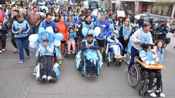 23209-el-gobernador-saenz-se-unio-a-la-familia-de-hirpace-en-su-36-maraton