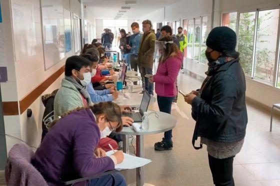 77930-hospitales-y-centros-de-salud-que-vacunaran-contra-covid-19-este-fin-de-semana-en-la-capital (1)