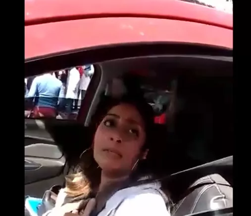 cantando