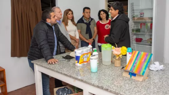 100771-el-vicegobernador-visito-el-hogar-granja-metan