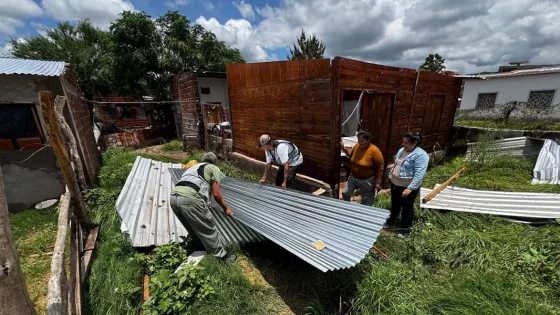 98927-asistencia-a-familias-de-la-vinia-tras-el-temporal-registrado-en-las-ultimas-horas