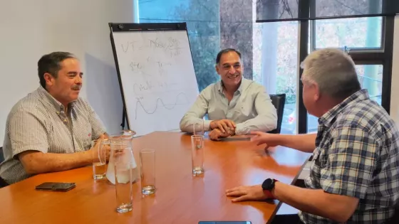 98683-mohr-recibio-a-dirigentes-del-comercio-saltenio