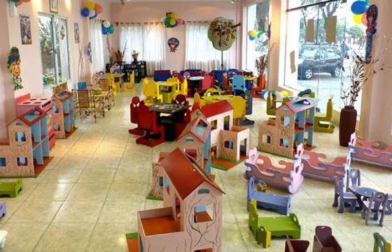 84261-venta-y-exposicion-de-juguetes-en-el-servicio-penitenciario-por-el-dia-del-ninio