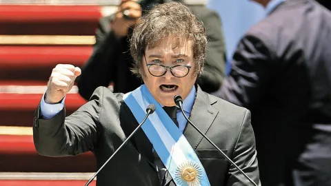 milei_de_frente.jpg_1758632412