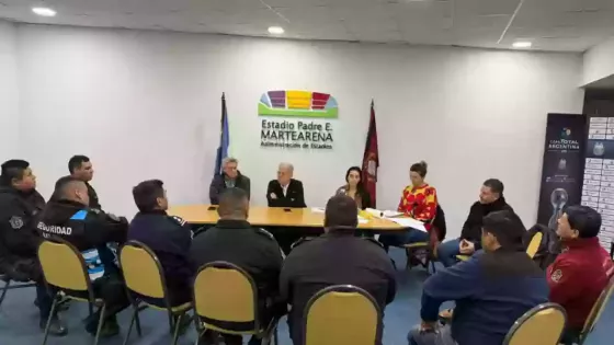 103082-coordinan-la-seguridad-para-el-partido-de-copa-argentina-que-se-jugara-en-el-martearena