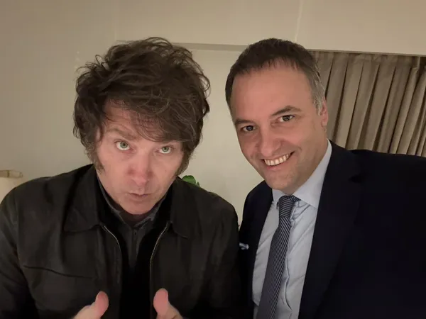 Javier Milei recibe en Olivos a Manuel Adorni