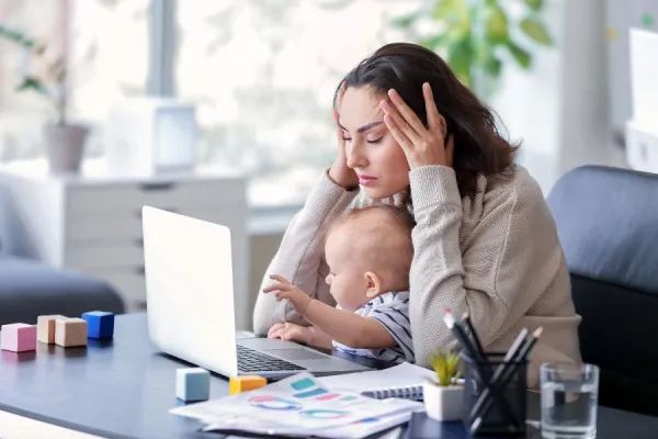 600x400_maternidad-y-carrera-cada-vez-son-mas-jovenes-argentinas-deciden-no-tener-hijos-ocho-tucumanas-compartieron-vision-al-respecto-canva-1055862-100850