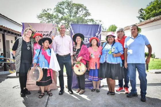 87902-actividades-gratuitas-por-carnaval-en-el-mercado-artesanal-de-salta