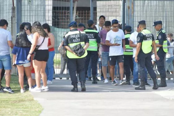 2324-positivo-balance-del-operativo-de-seguridad-en-el-primer-partido-del-torneo-de-verano-con-ambas-hinchadas