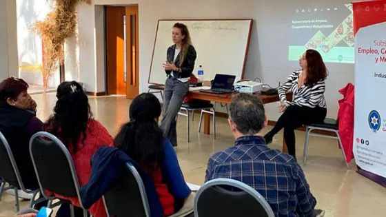 96163-artesanos-emprendedores-y-organizaciones-culturales-se-capacitaron-en-cooperativismo-