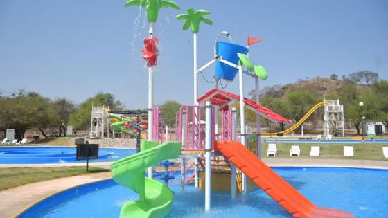 8388-el-domingo-22-de-septiembre-abre-sus-puertas-el-parque-acuatico-de-coronel-moldes-20240920164720