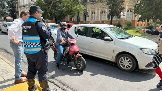 99233-seguridad-vial-sensibilizo-a-conductores-y-peatones-de-la-capital
