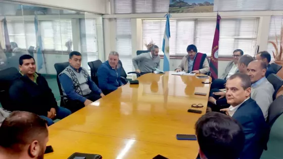 101389-refinor-explico-sus-planes-de-reestructuracion-ante-autoridades-provinciales-20250430184215