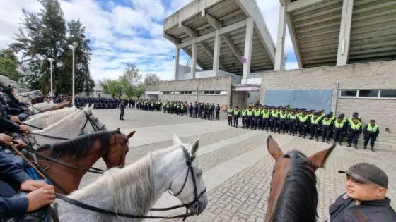 95457-mas-de-400-policias-para-la-cobertura-de-seguridad-por-el-partido-entre-central-norte-y-club-atletico-sarmiento