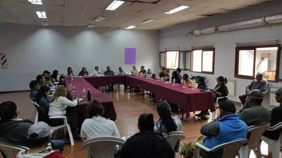 99208-en-tolar-grande-se-desarrollo-una-nueva-reunion-de-la-mesa-de-trabajo-social-minero