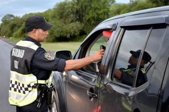 89977-el-fin-de-semana-la-policia-vial-infracciono-a-mas-de-1250-conductores