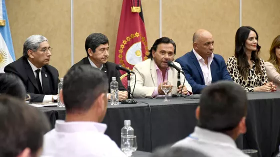 104416-saenz-impulsa-la-transparencia-y-el-fortalecimiento-de-100-clubes-deportivos-de-la-provincia