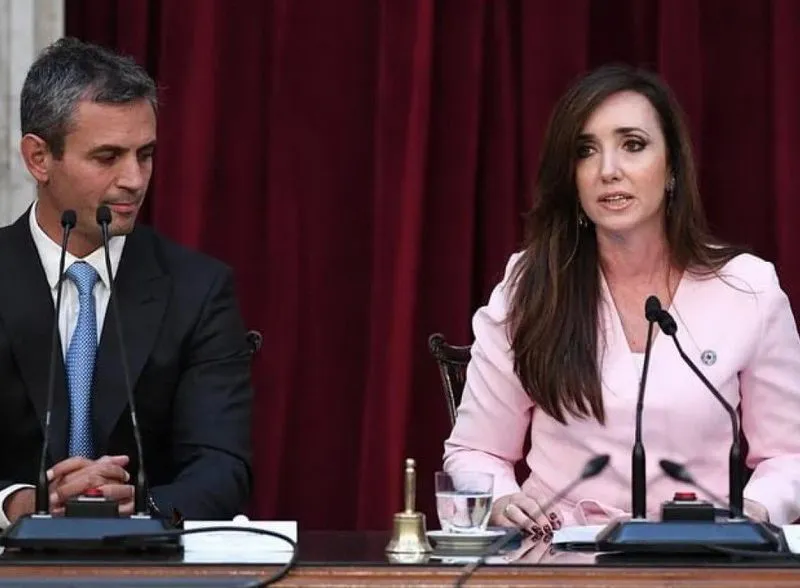 menem_y_villaruel-800x588