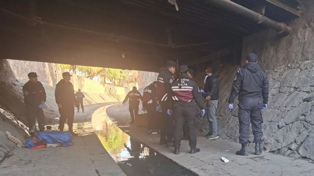 109521-operativo-conjunto-de-limpieza-y-despeje-en-el-canal-esteco