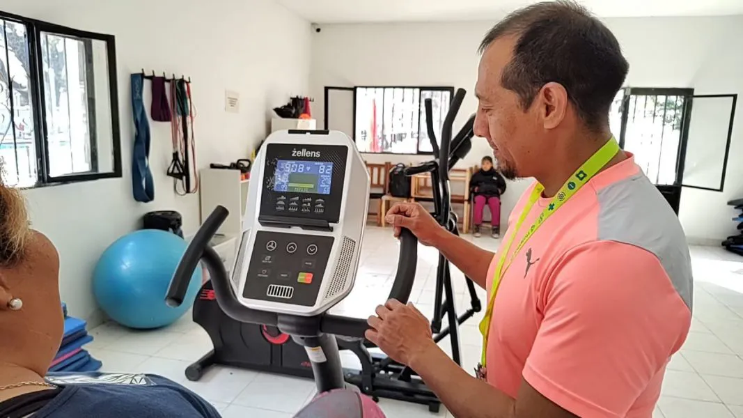 14051-mas-de-1300-sesiones-de-terapia-fisica-se-brindaron-en-el-gimnasio-del-hospital-oniativia-desde-abril
