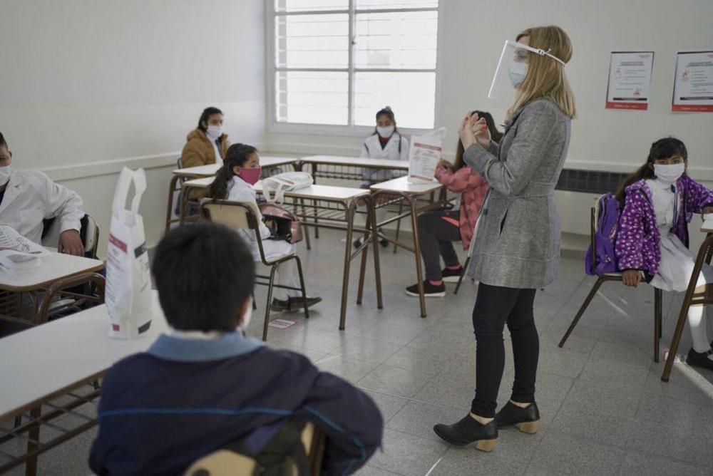 62852-el-ministro-de-educacion-anuncio-que-la-vacunacion-a-docentes-comenzara-en-febrero