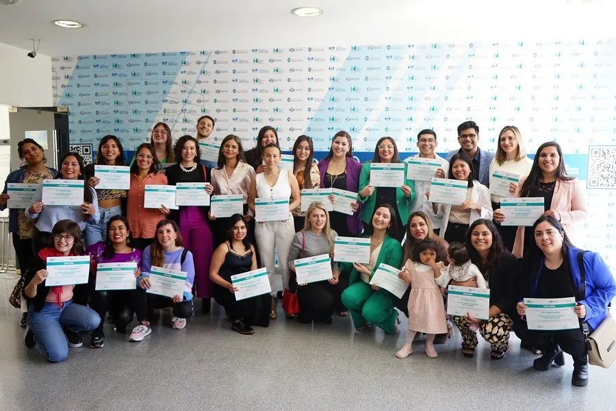 91617-son-35-los-profesionales-que-terminaron-su-residencia-en-el-hospital-materno-infantil