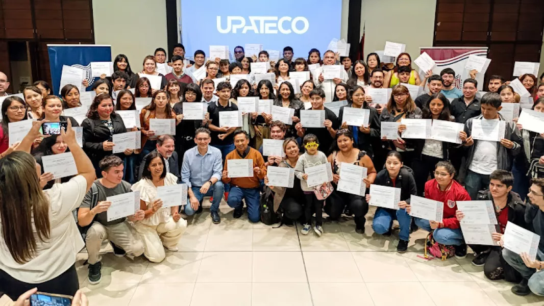 99183-upateco-se-entregaron-certificados-de-cursos-universitarios-de-tecnologias-y-oficios-20241211175312