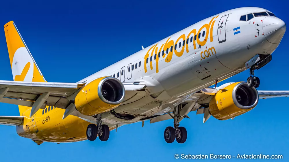 Flybondi-LV-HFR-737-800-1-scaled